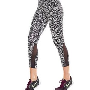 Nike DRI-FIT Black & White Mesh Ankle Leggings - Medium